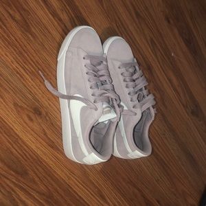 death rose nike sneaker size 7.5